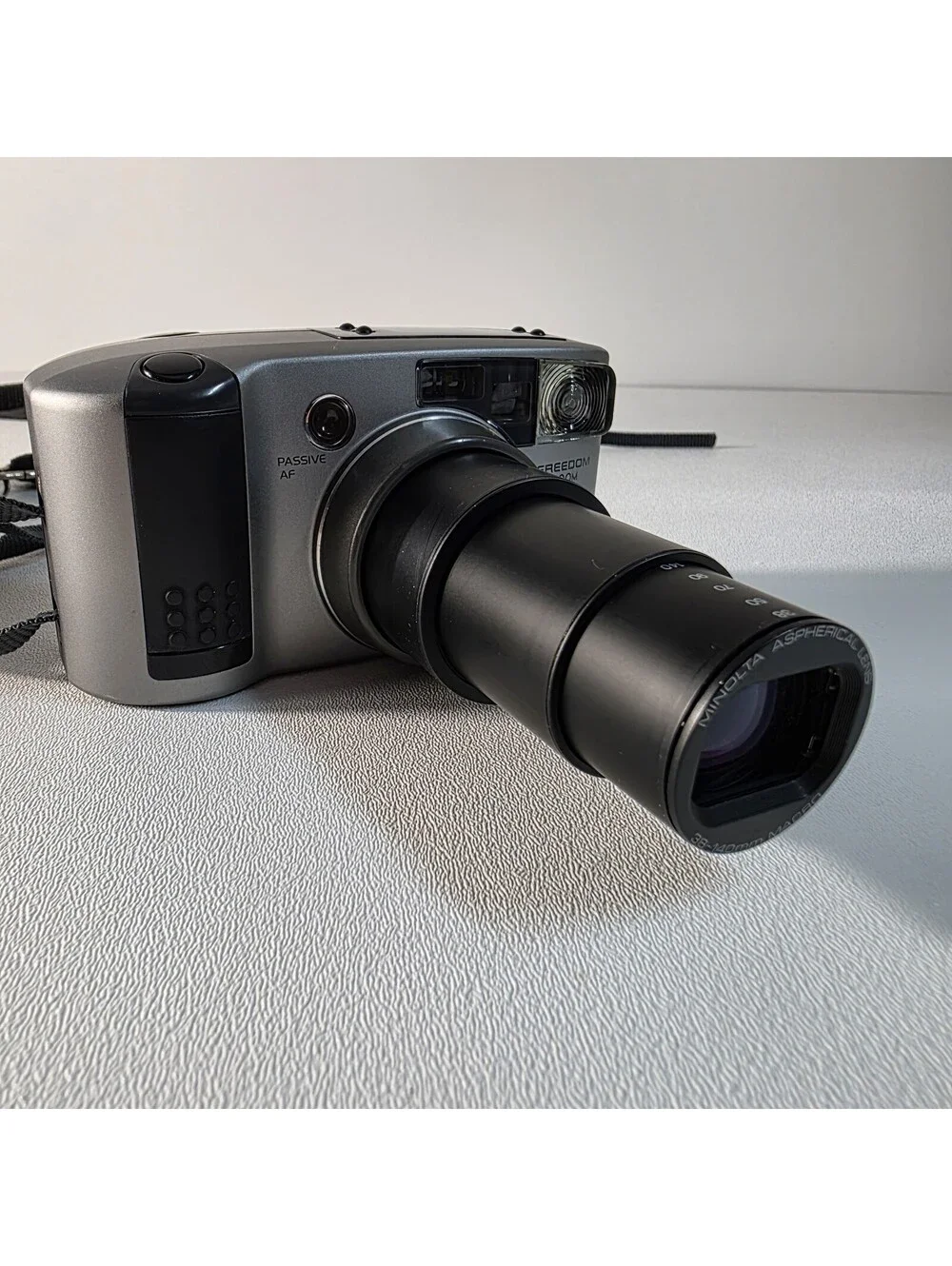 Minolta Freedom Zoom 140EX Panorama Date 38-140 Macro 35mm Camera W/Case READ